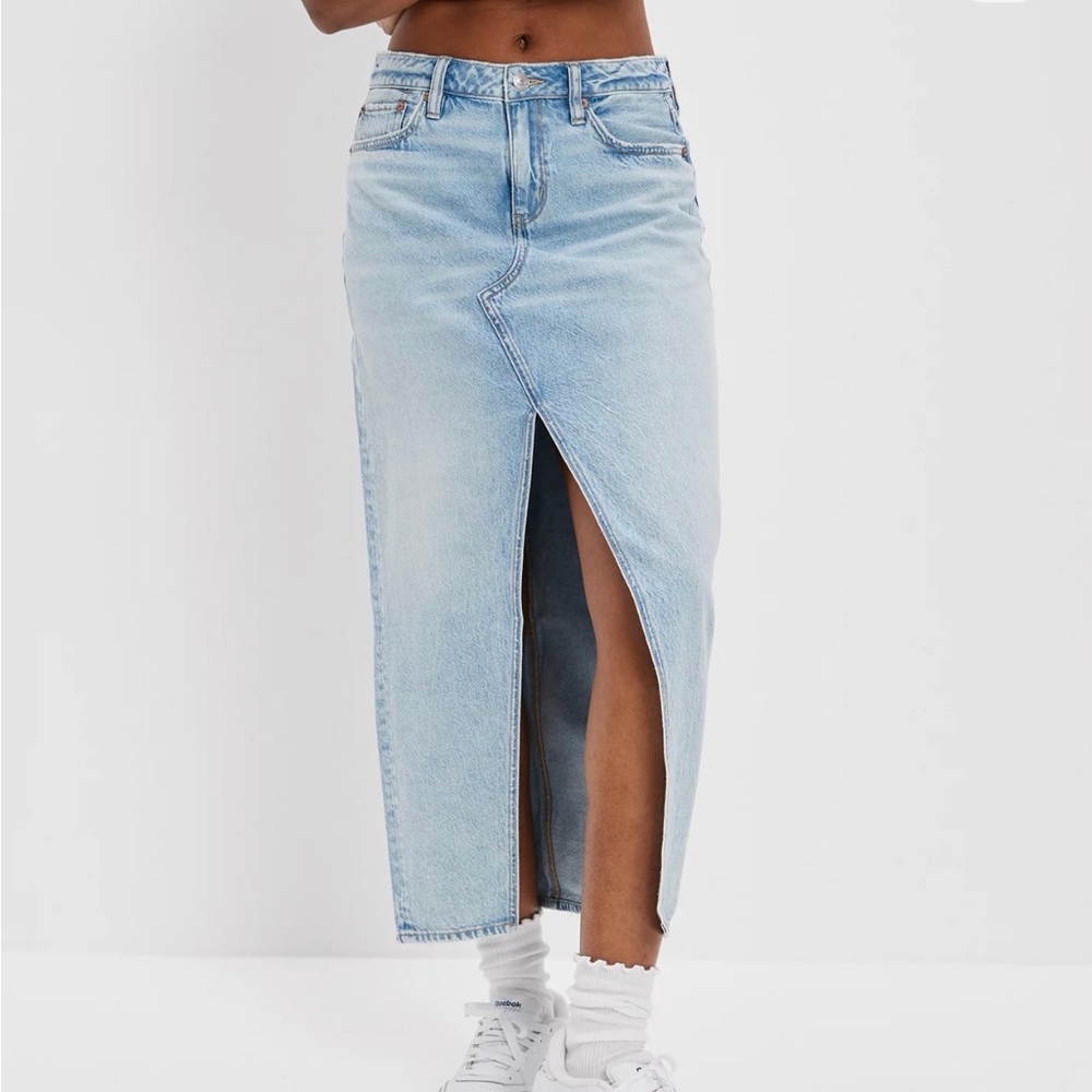 American Eagle Low Rise Denim Maxi Skirt Light Wash Y2K Slit AE Dreamy Drape | 0